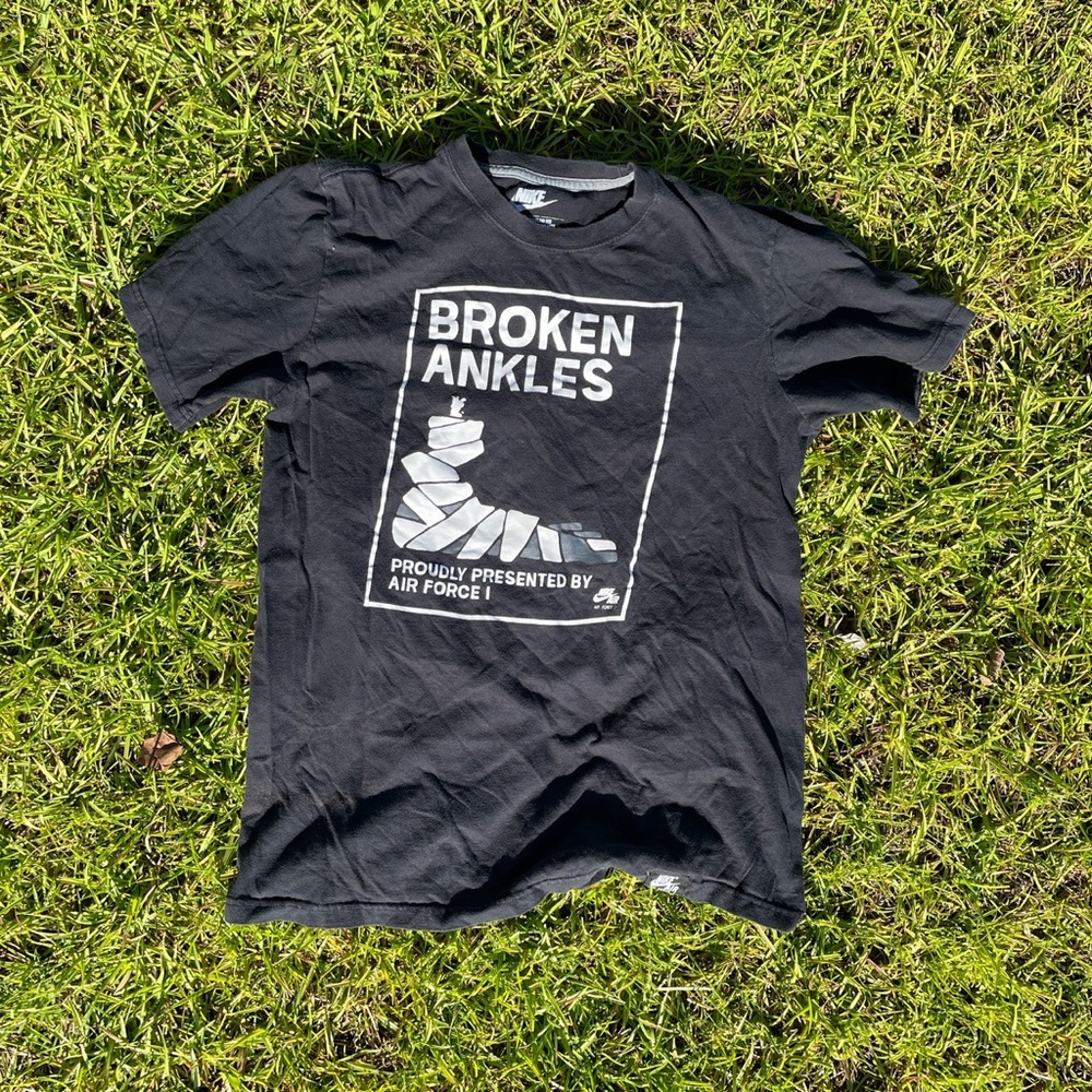Retro y2k Nike tee